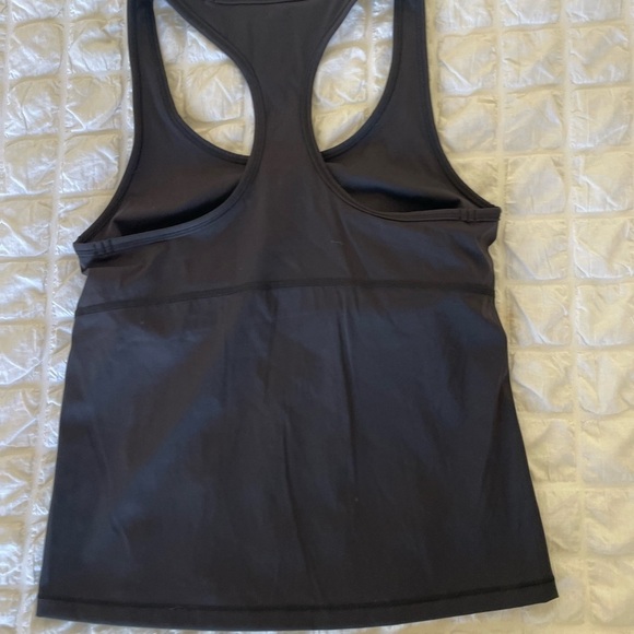 Bandier top with built in bra - Picture 5 of 5